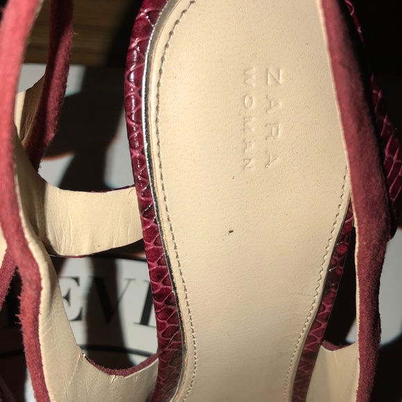 Burgundy heels - Picture 2 of 5